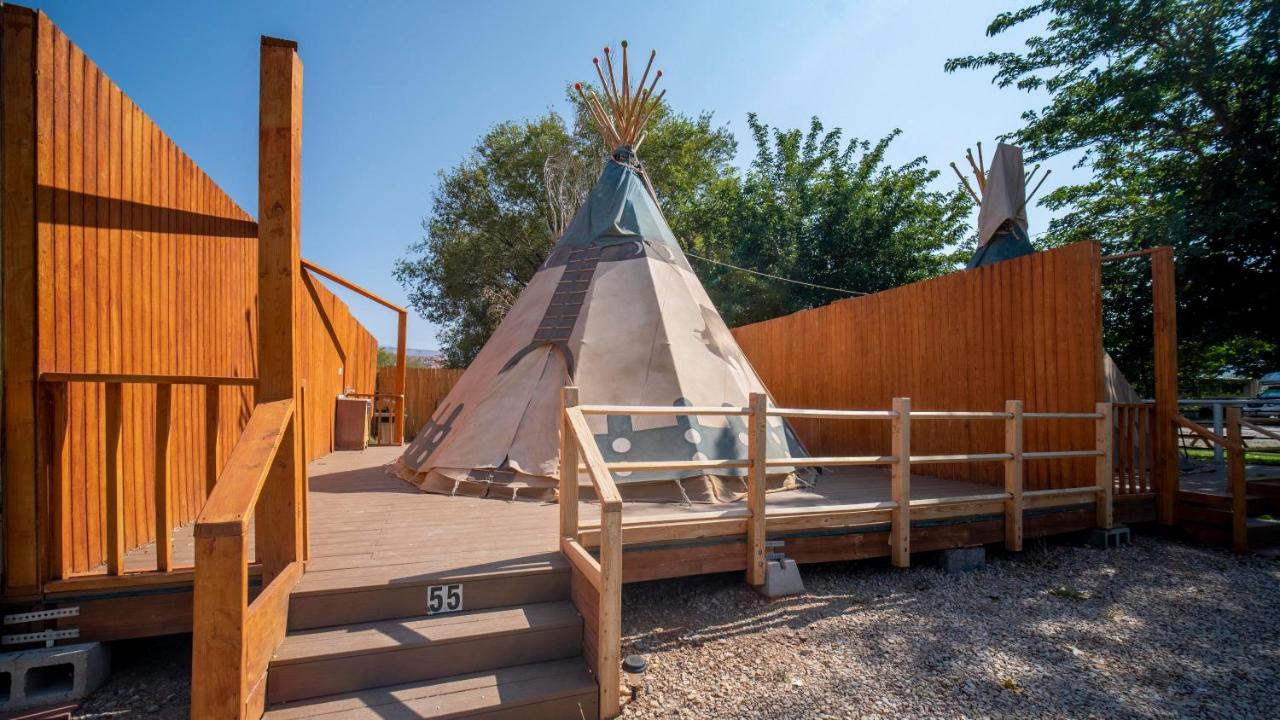 Hotel Ok Rv Park Glamping Tipi Ok55 Moab Exterior foto